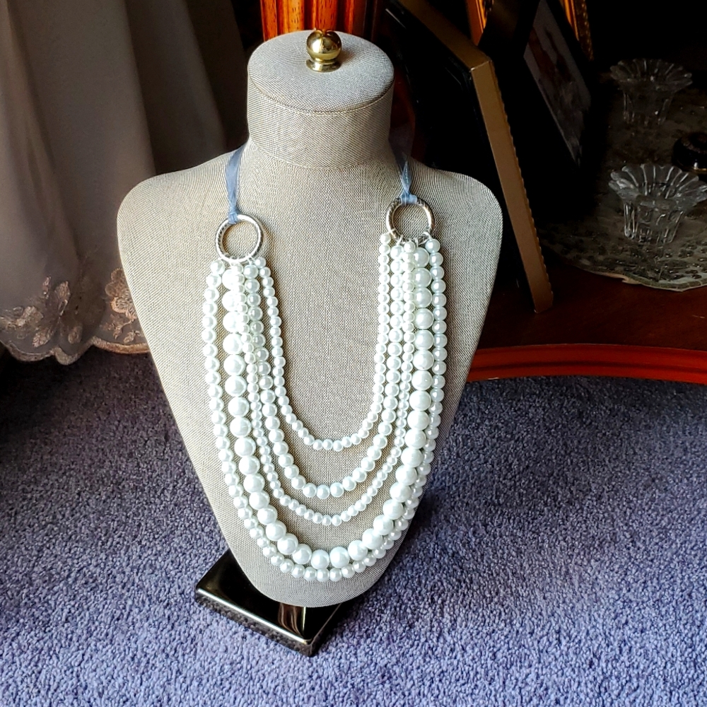 Adjustable faux 5 layers necklace